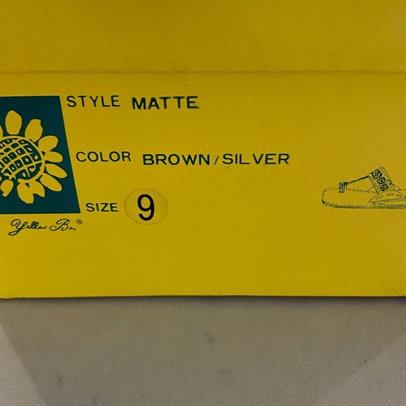 Yellow Box sandals, size 9 - Picture 2 of 6